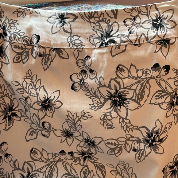 Skirt - Picture 2 of 4